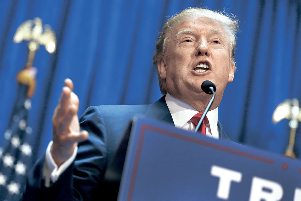 Τραμπ: «Για την γκάφα με την Κου Κλουξ Κλαν έφταιγε το... χαλασμένο ακουστικό»