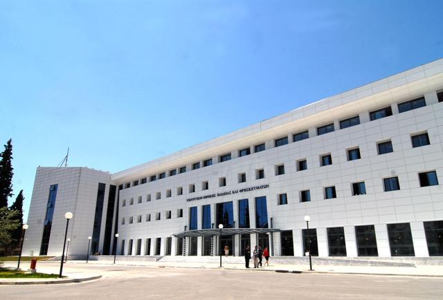 Δάνειο 700 εκατ. θέλει το υπουργείο Παιδείας