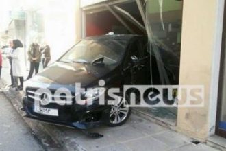 Ηλεία: Στάθμευση με την... όπισθεν - ΔΕΙΤΕ ΒΙΝΤΕΟ