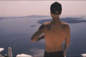 Το ΒΙΝΤΕΟ του Justin Bieber που διαφημίζει τη Σαντορίνη σε ολόκληρο τον κόσμο