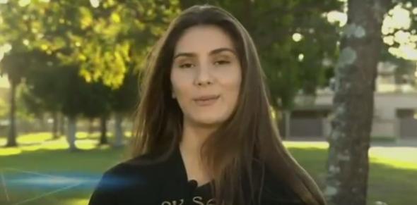 Τι δήλωσε η 17χρονη Ελληνίδα που...έγδυσε η Μαντόνα - ΒΙΝΤΕΟ