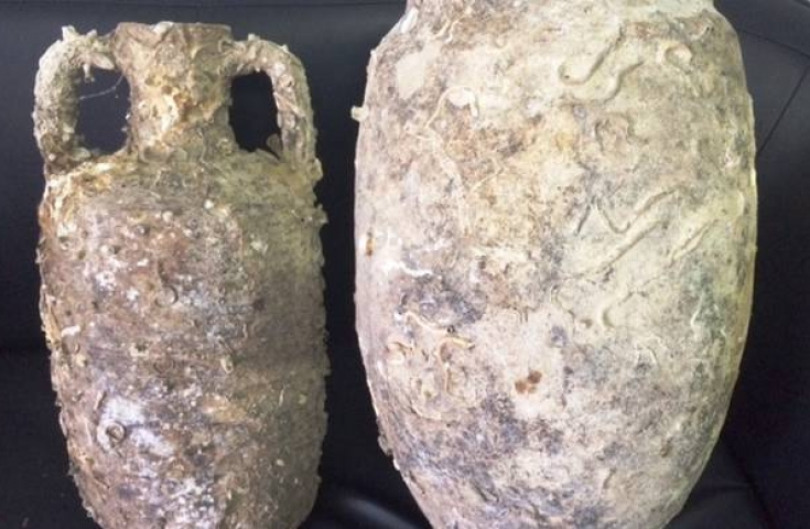 Κυλλήνη: "Ασυνόδευτος" αμφορέας μέσα σε χαρτοκιβώτιο