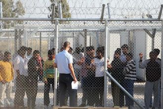 Σχέδιο για να δημιουργηθούν τέσσερις «Αμυγδαλέζες» για 150 χιλ. πρόσφυγες