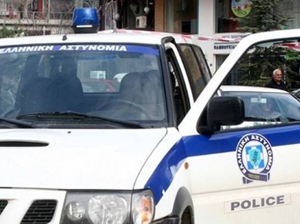 Αίγιο: Περπατούσε γυμνός...μέσα στο χωριό!