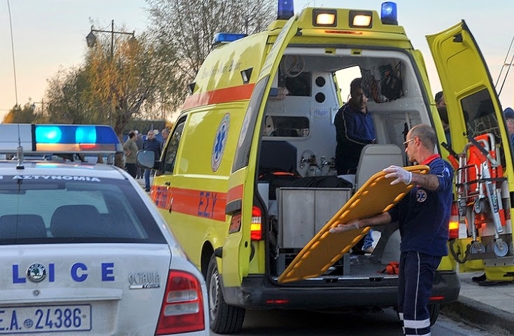 Πάτρα: Τροχαίο στην Γοργοποτάμου με τραυματία δικυκλιστή