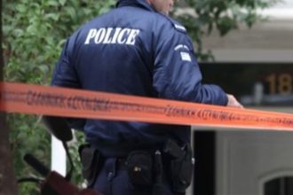 Την έδεσαν και την λήστεψαν μέσα στο σπίτι της!