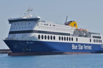 Τηλεφώνημα για βόμβα στο «Blue Star 1» - Εκκενώνεται το πλοίο