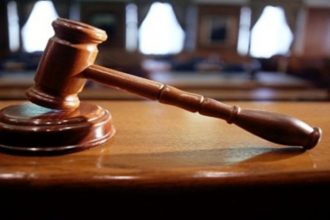 Πρώην επιθεωρητής του ΥΠΟΙΚ έπαιρνε «φακελάκια» με χιλιάδες ευρώ