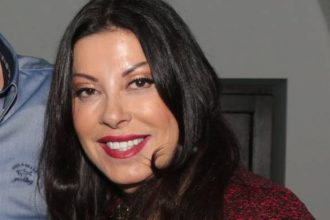 Η "λαίδη" Άντζελα έγινε αγνώριστη από το πολύ ρετούς - ΦΩΤΟΓΡΑΦΙΑ