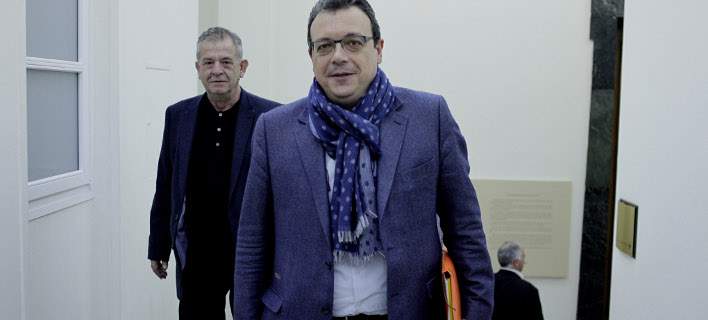 Φάμελλος: Οι πρόσφυγες κλείνουν τη σιδηροδρομική γραμμή στην Ειδομένη για να δημιουργήσουν εντυπώσεις