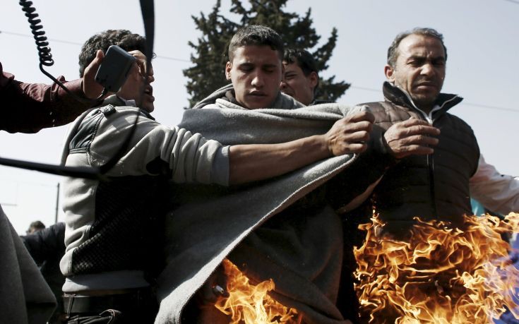 Πρόσφυγες επιχείρησαν να αυτοπυρποληθούν - Διεκομίσθησαν στο Νοσοκομείο