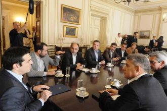 Περιφερειάρχες προς Τσίπρα: Θέλουμε σχέδιο για να βοηθήσουμε στο προσφυγικό