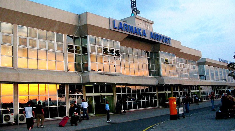 Είναι αυτός ο αεροπειρατής της Egypt Air; Προσωπικοί λόγοι η αιτία της αεροπειρατείας; - Όμηροι το πλήρωμα και 4 επιβάτες