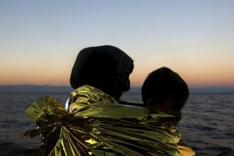 Λέσβος: 1.300 μετανάστες και πρόσφυγες έφτασαν σήμερα στο νησί