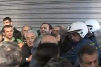 Κ. Πετρόπουλος: Δεχθήκαμε αναίτια και αψυχολόγητη επίθεση απο τα ΜΑΤ - Είχαμε μια λιποθυμία και έναν τραυματισμό