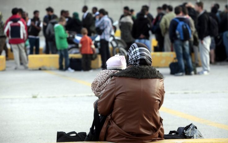 Δημοσκόπηση: Το 19% των Ελλήνων επιρρίπτει ευθύνες στην Κυβέρνηση για το προσφυγικό