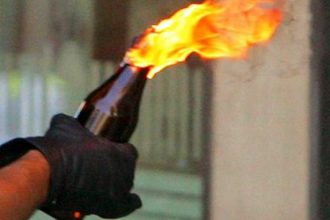 Μολότοφ σε ΜΑΤ και πάλι χθες το βράδυ