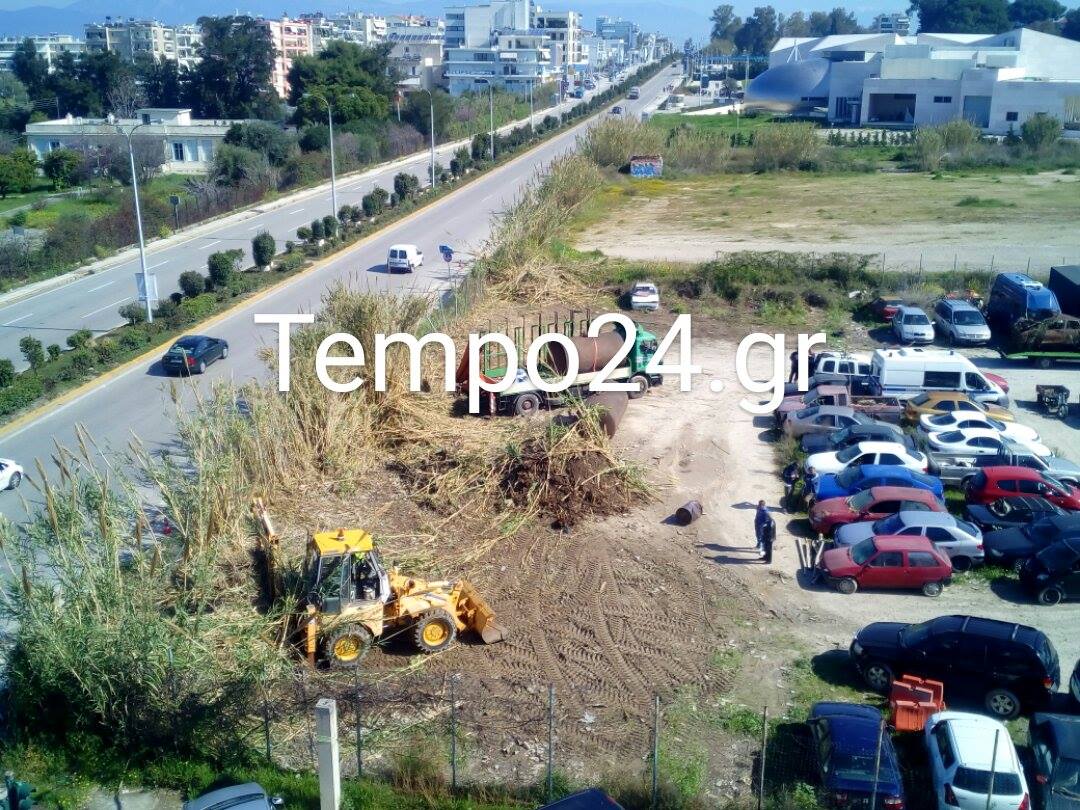 Πάτρα: Συνεργεία καθαρίζουν το πάρκινγκ της Αστυνομίας στην είσοδο της πόλης - ΔΕΙΤΕ ΦΩΤΟΓΡΑΦΙΕΣ
