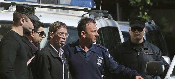 Η πρώην σύζυγος του αεροπειρατή δεν θέλει να τον δει