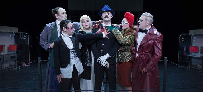 Το θεατρικό γεγονός της χρονιάς: Ο Χουβαρδάς ανεβάζει την «Οπερα της Πεντάρας» στο Παλλάς