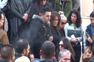 Μνημόσυνο Παντελίδη: Ήταν όλοι εκεί ... Τραγική φιγούρα η μητέρα του! ΦΩΤΟΓΡΑΦΙΕΣ
