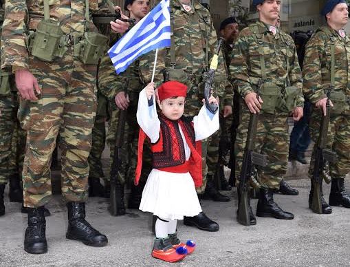 Οι καλύτερες φωτογραφίες της Παρέλασης στην Πάτρα για την 25η Μαρτίου - Η πόλη τίμησε την Εθνική Επέτειο - Συγκίνηση και όμορφα στιγμιότυπα