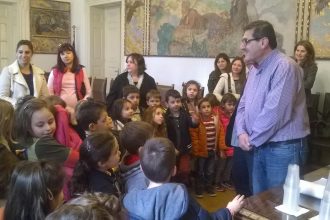 Νηπιάκια στον δήμαρχο Πατρέων! ΦΩΤΟΓΡΑΦΙΕΣ