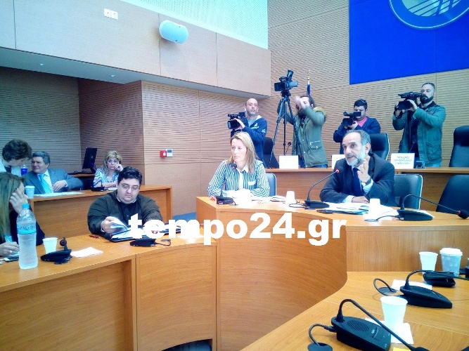 Πάτρα: "Φωτιά" παίρνει η σύσκεψη στην Περιφέρεια για το προσφυγικό - Αποκάλυψη κυβερνητικού εγγράφου που "πετάει" έξω δήμους και περιφέρειες - "Τα έχει αναλάβει όλα ο στρατός" - ΒΙΝΤΕΟ και ΦΩΤΟΓΡΑΦΙΕΣ - ΣΥΝΕΧΗΣ ΕΝΗΜΕΡΩΣΗ