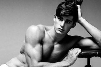 O πιο σέξι μαθηματικός του κόσμου -Τρέλανε το Ιντερνετ, έγινε μοντέλο του Αρμάνι - ΦΩΤΟΓΡΑΦΙΕΣ