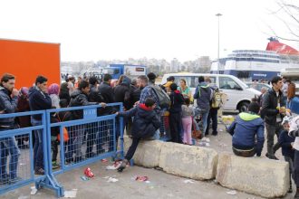 Από τον Πειραιά στη Ριτσώνα 1.000 πρόσφυγες
