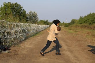 Με το «καλημέρα» της συμφωνίας οι Τούρκοι έστειλαν 875 πρόσφυγες