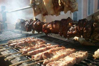 Πάτρα: Στο στόχαστρο οι υπαίθριες ψησταριές της Τσικνοπέμπτης - Σε αναμμένα κάρβουνα οι επαγγελματίες