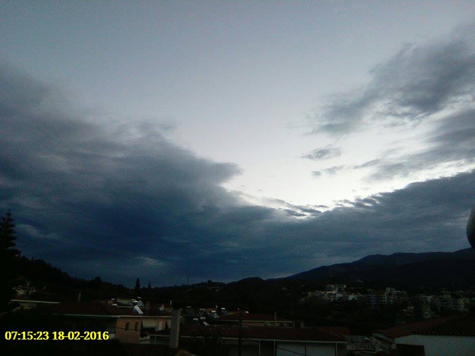 Δυτ. Ελλάδα: Συννεφιά, ασθενείς βροχές και σκόνη