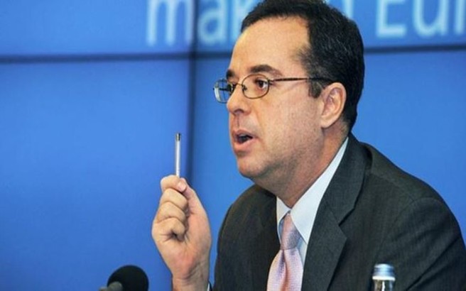 Στο πλευρό του Γιάννη Μουζάλα ο Πίτερ Σπίγκελ