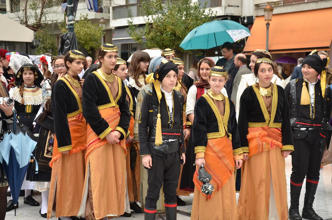 Πάτρα: Στεφάνι του δήμου στο Μνημείο Πεσόντων