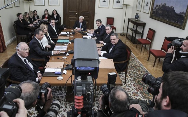 Αυτό είναι το κοινό ανακοινωθέν των πολιτικών αρχηγών - Σε τι συμφώνησαν για το ακανθώδες θέμα του προσφυγικού - Δεν υπέγραψε Κουτσούπας και Λεβέντης