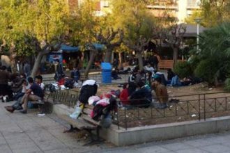 Aδεια από το πρωί η πλατεία Βικτωρίας -Μεταφέρθηκαν οι πρόσφυγες