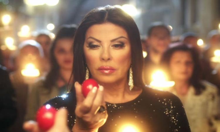 "Κόβεται" η διαφήμιση της Άντζελας