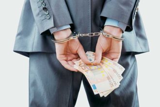 Πάτρα: Πως "έπεσε" στην φάκα της ΕΛ.ΑΣ το ζευγάρι που υποσχόταν με το αζημιώτο άμεση ένταξη στο "Νόμο Κατσέλη"