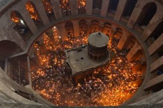 Αύριο στα Ιεροσόλυμα η ελληνική αντιπροσωπεία για το Άγιο Φως