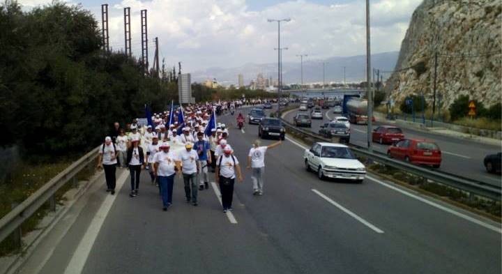 Ενθουσιώδης υποδοχή της μεγάλης πορείας αγώνα κατά της ανεργίας στο Χαϊδάρι - Χιλιάδες πολιτών συμμετέχουν και θα καταλήξουν στο Σύνταγμα - ΔΕΙΤΕ ΦΩΤΟ