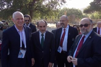 Κουρουμπλής, Κατσιφάρας και Παπανδρέου στην εκδήλωση για την Εκεχειρία στην Αρχαία Ολυμπία - ΔΕΙΤΕ ΦΩΤΟΓΡΑΦΙΕΣ
