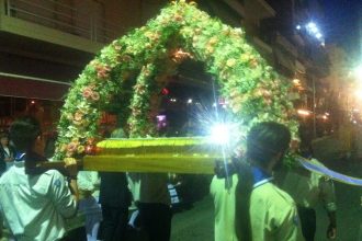 Αίγιο: Συνάντηση Επιταφίων στην πλατεία Αγίας Λαύρας - ΦΩΤΟΓΡΑΦΙΕΣ