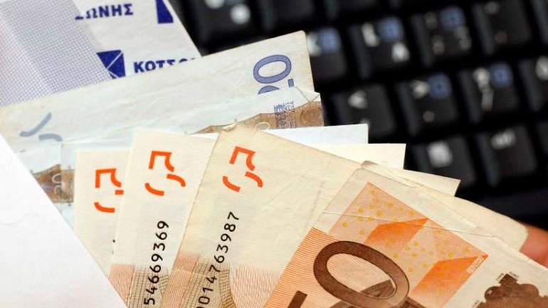 Έρχονται νομοσχέδια για φοροδιαφυγή, καπνικά και πλαστικό χρήμα