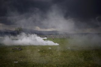 Πρόσφυγες στην Ειδομένη περιγράφουν πώς βίωσαν τη χθεσινή ένταση