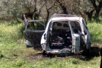 Αγρίνιο - Εισαγγελέας: Έβλεπε τον άνδρα της να καίγεται και δεν έκανε τίποτα - Βαριά η κατηγορία για το έγκλημα που συγκλόνισε το Πανελλήνιο