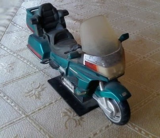 Αίγιο: Μινιατούρα μοτοσυκλέτας με χειροποίητα εξαρτήματα