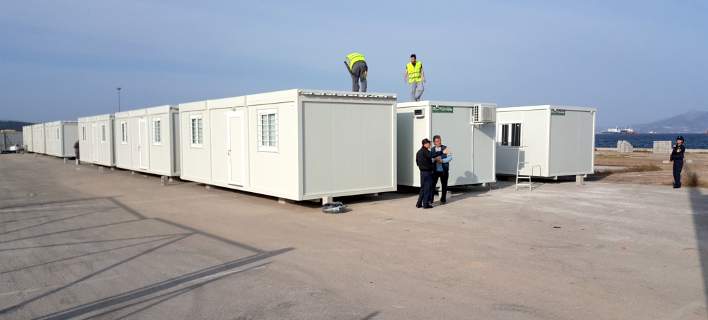 Ετοιμάζουν 4.000 θέσεις για τους πρόσφυγες στον Σκαραμαγκά