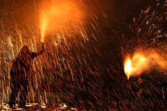 Συνελήφθη 44χρονος για φωτοβολίδες και βεγγαλικά