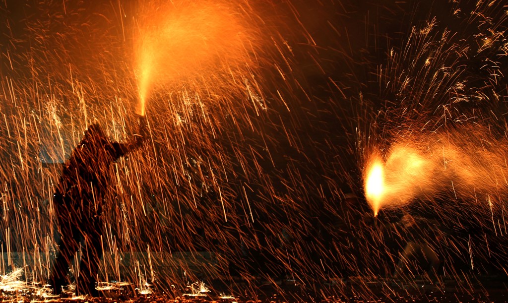 Συνελήφθη 44χρονος για φωτοβολίδες και βεγγαλικά